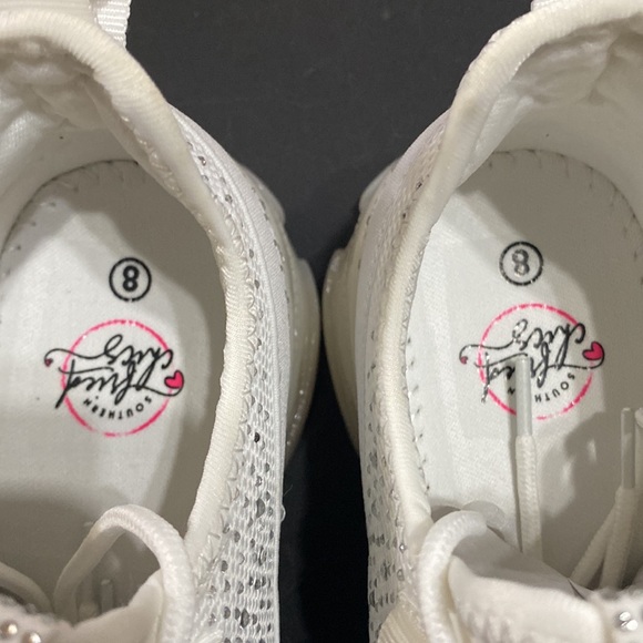 Maxed in Bling White Sneakers; Size 8 - Picture 5 of 7